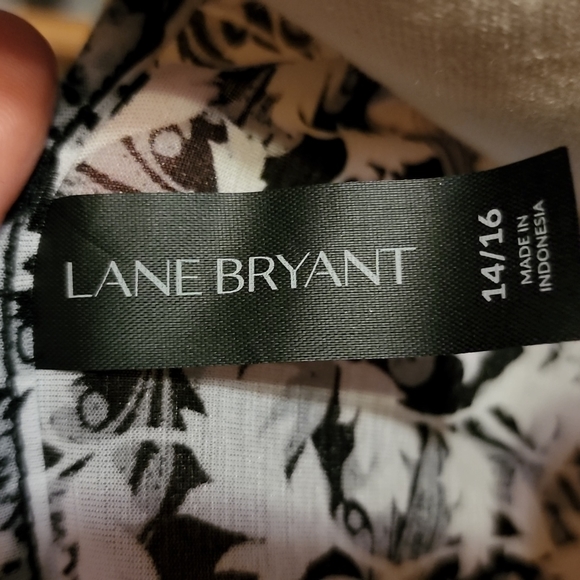 Lane Bryant Black, White, Gray Flutter Sleeve Blouse 14/16 NWT - Picture 3 of 8